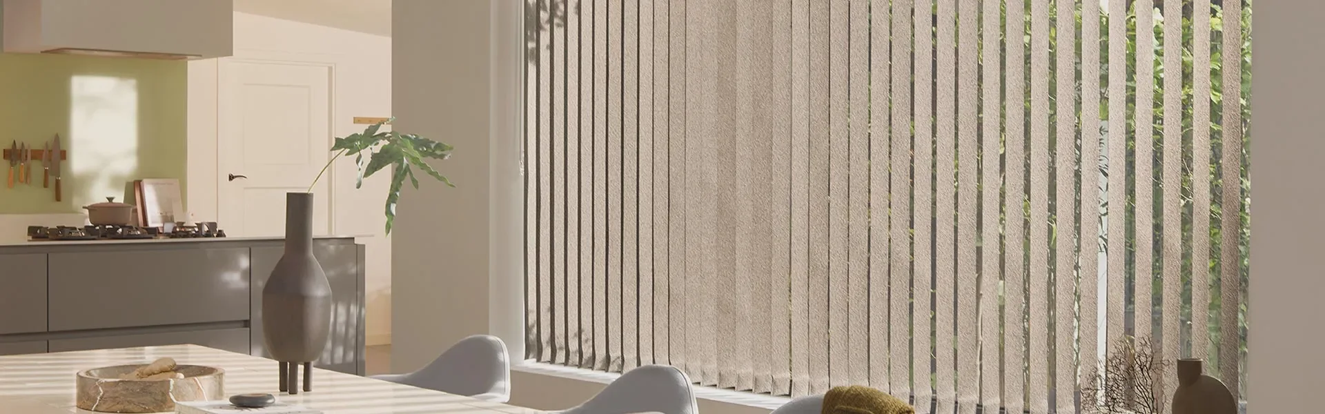 raamdecoratie_verticale-jaloezien_actie raamdecoratie_verticale-jaloezien_actie